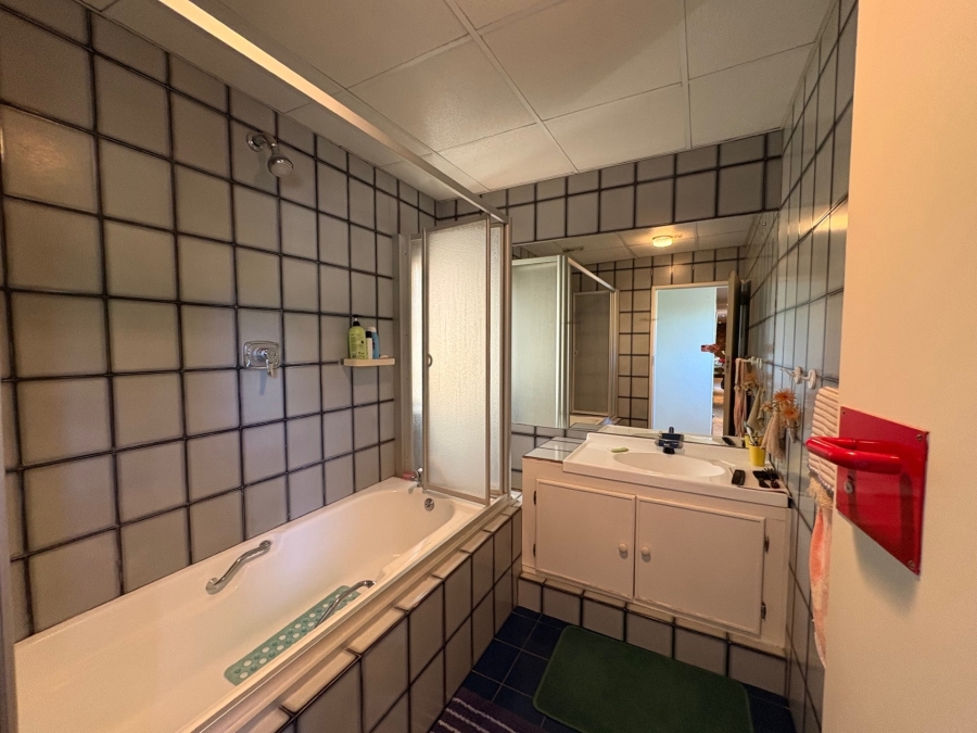 4 Bedroom Property for Sale in Heuwelsig Free State